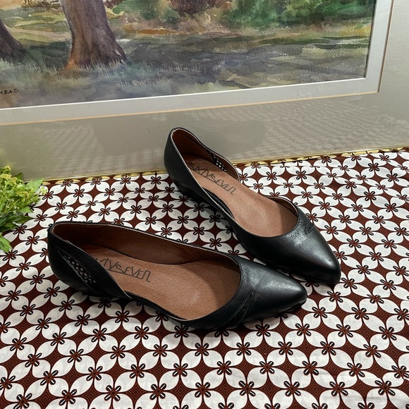 Sixty Seven Anthropologie flat - Picture 5 of 13